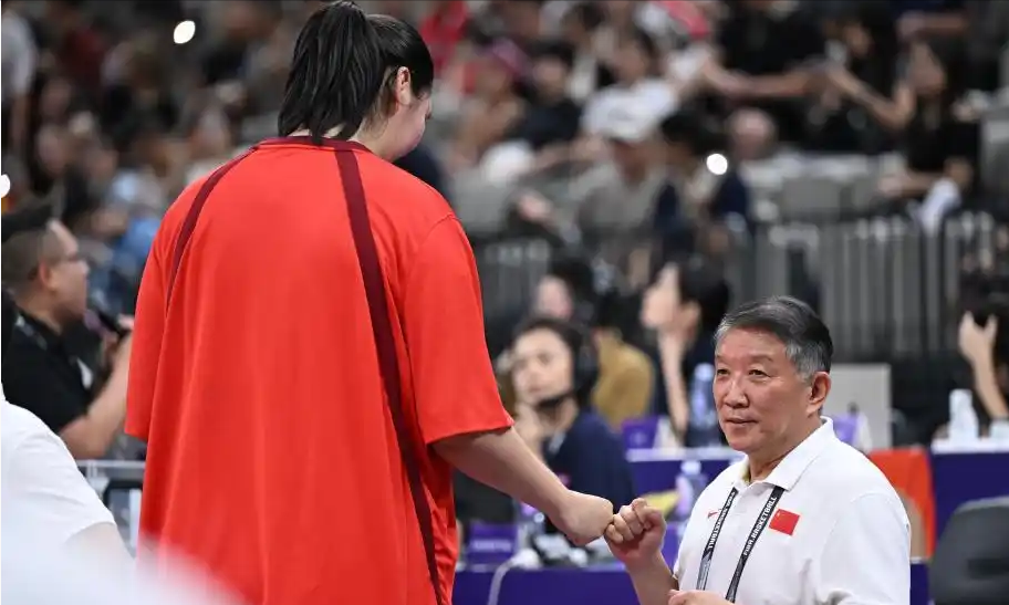 风云突变北京首钢加时末段篮板制胜，德甲版图或变，引发热议，临场指挥获称赞 -lpl直播入口