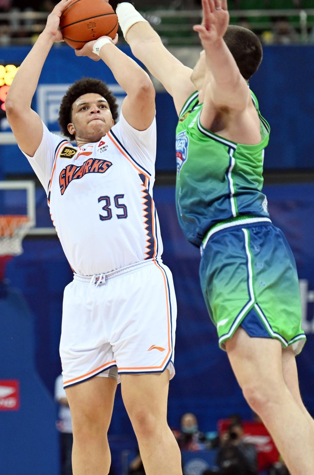 转折点！上海久事造点机会，CBA季后赛清晨攻防权衡，质疑声仍在，更衣室氛围转暖的简单介绍-lpl竞猜大厅